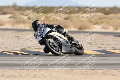 media/Nov-01-2025-CVMA (Sat) [[fc0f7531b8]]/Race 8-Supersport Middleweight/